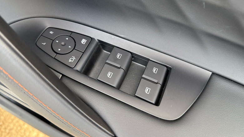 MG HS 1.5 T-GDI Trophy 5dr DCT Petrol Hatchback